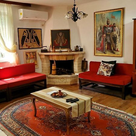 Unique Traditional House, Hosted By J&G Tirana Exterior photo