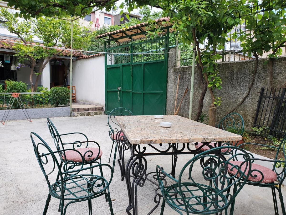 Unique Traditional House, Hosted By J&G Tirana Exterior photo